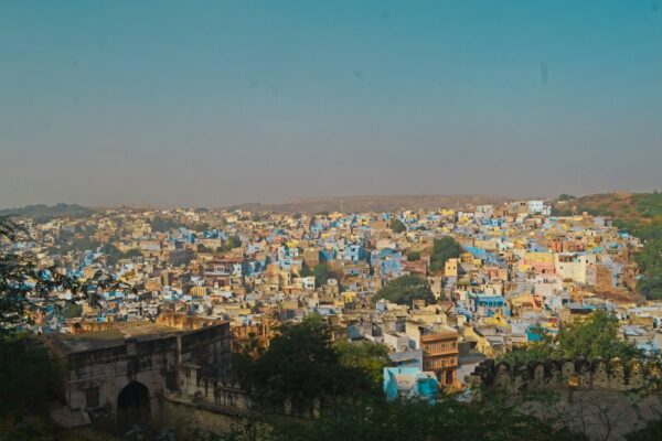 Day 2 : Jodhpur – Jaisalmer (290 km 7hrs)